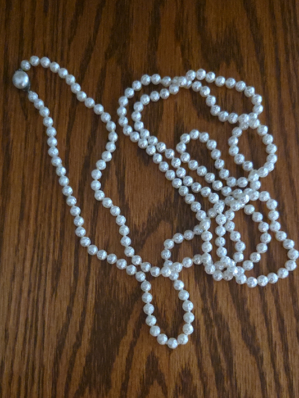 Vintage 1950's White Pearl Strand Necklace - Elegant Women's Jewelry
